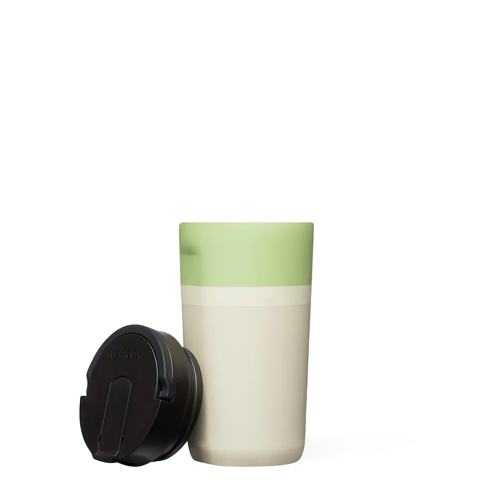 star-warstm-kids-cup-f4 0b29a0bde323--grogu-kids-cup-product-lid-off.png