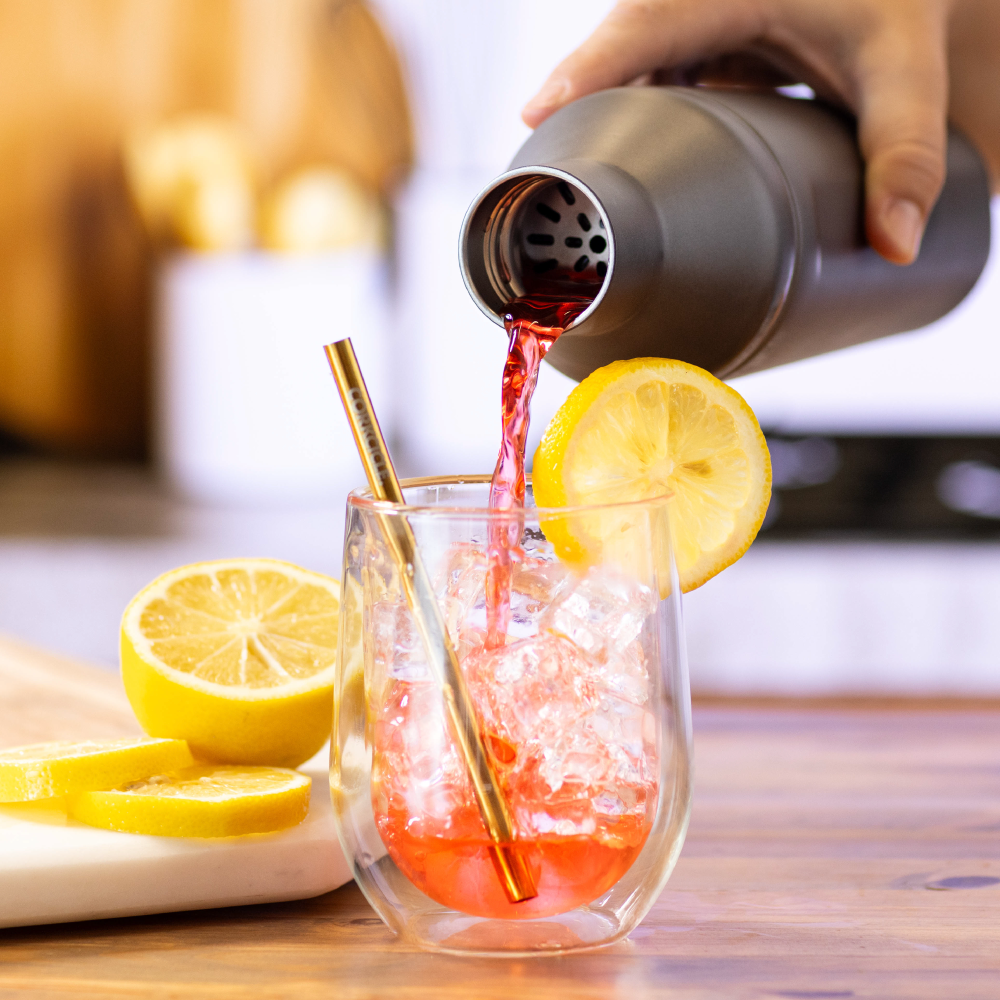 cocktail-shaker-lid-a7 Cocktail_Shaker_lifestyle_1_0f873eef-26b9-477a-b301-4dde25c00201.png